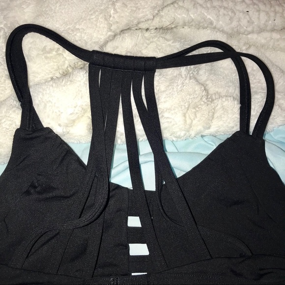 ✰ PINK Ultimate Strappy Unlined Sports Bra ✰ - Picture 5 of 6